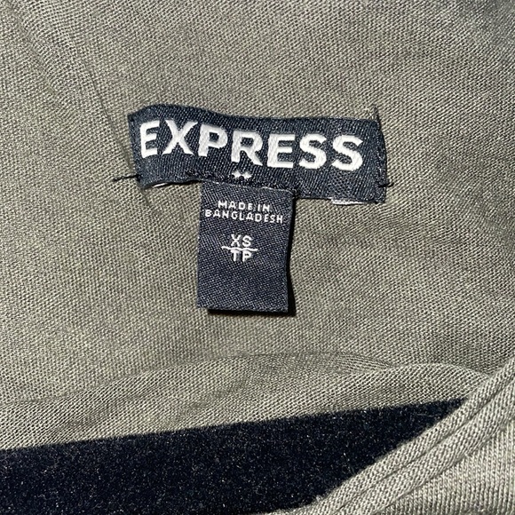 Express high-low top, size XS - Picture 2 of 3